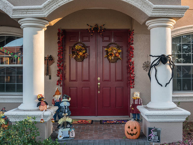 autumn door, Kelly's Kleaning provides seasonal cleaning services to individuals around the Berks County and Lancaster County area.